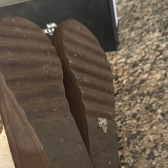 Coach Signature Brown and Tan Flip Flops 8.5 - Picture 7 of 16